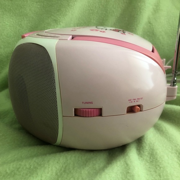 Hello Kitty CD/Cassette Player - Picture 5 of 9